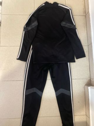 Chándal Real Madrid talla S/M