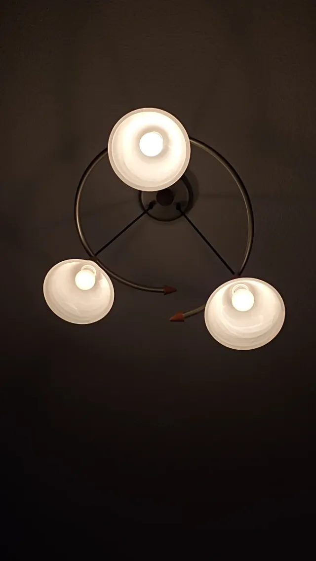 Lampada da soffitto a 3 luci in legno e metallo