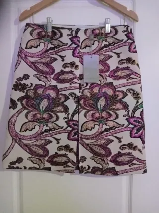 Falda de fiesta estampada