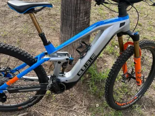 Bicicleta Eléctrica Cube Stereo Action