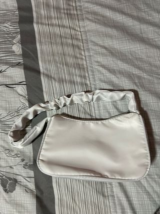Bolso blanco satinado