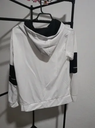 Sudadera con capucha blanca y negra Talla M