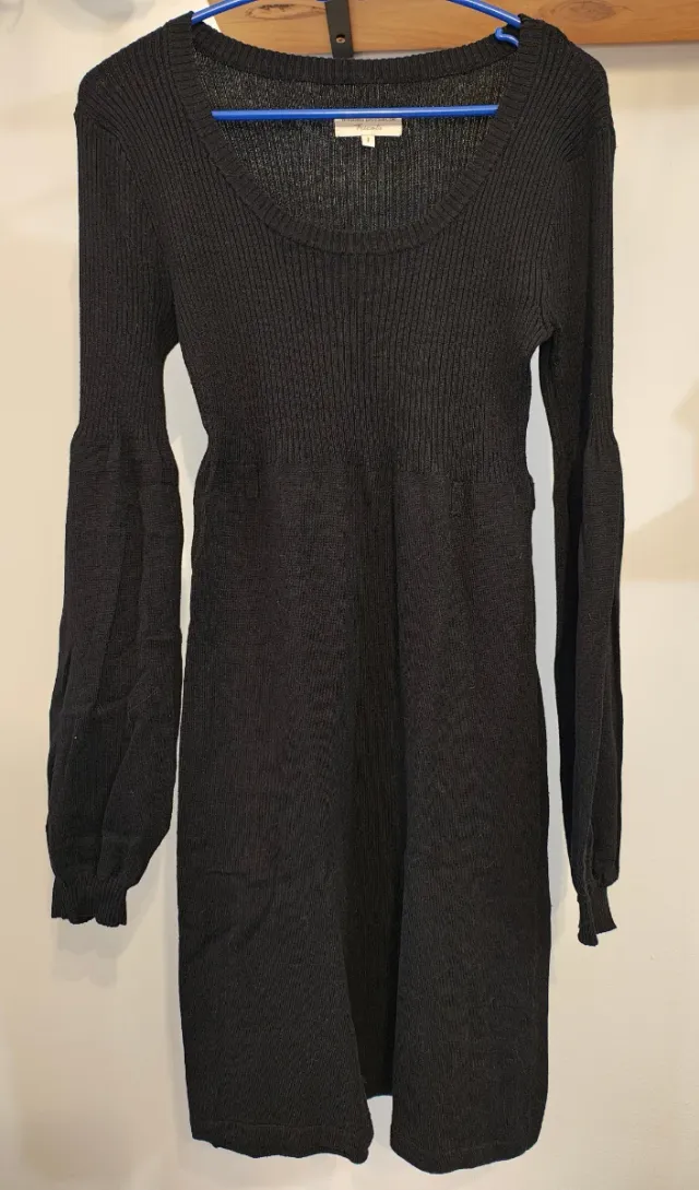 Vestido negro tejido manga abullonada