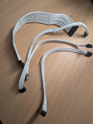 Cables de PC blancos