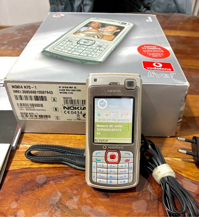 Nokia N70-1 Plata con Caja Original