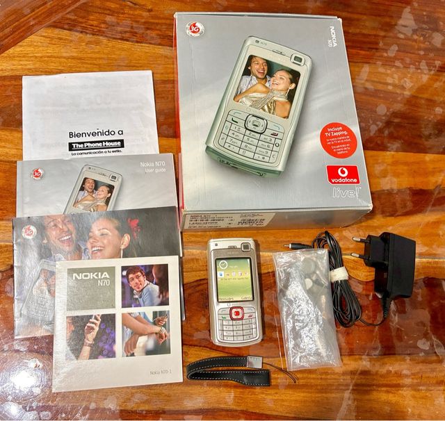 Nokia N70-1 Plata con Caja Original