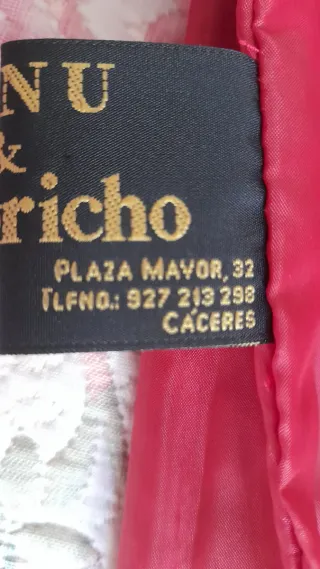 Pantalón de piel artesanal rojo