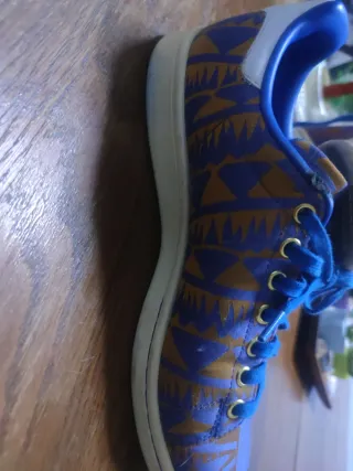 Zapatillas Adidas Azules y Blancas