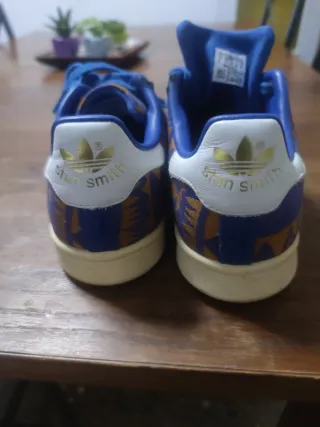 Zapatillas Adidas Azules y Blancas