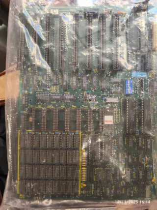 IBM 1983 Primera Generación, Reliquia.