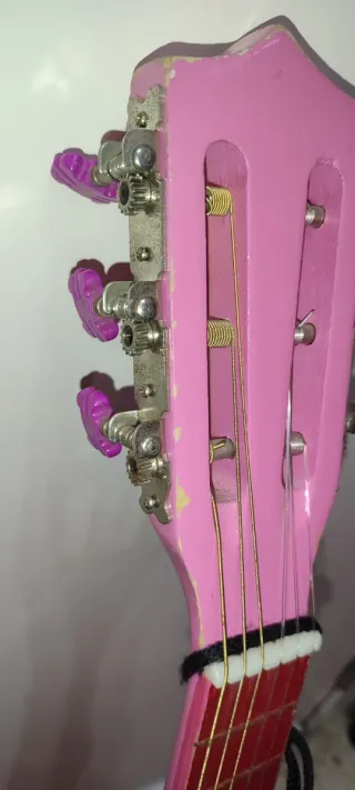 Guitarra infantil rosa de madera BONTEMPI