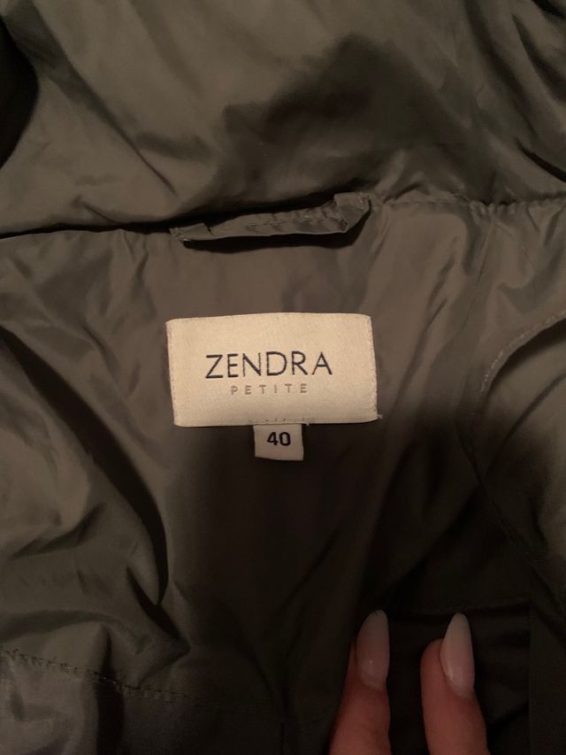 Abrigo acolchado verde sin capucha