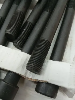 Juego de tornillos culata AJUSA