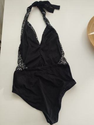 Body lentejuelas plateadas y negro