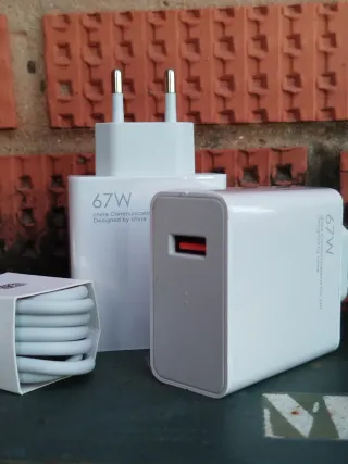2 Caricabatterie rapidi Xiaomi da 67W con cavi