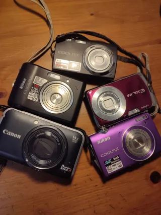 Lote 5 Fotocamere Digitali Canon, Casio, Nikon