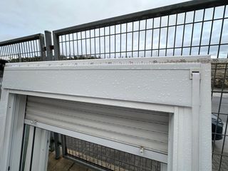 Ventana aluminio con persiana