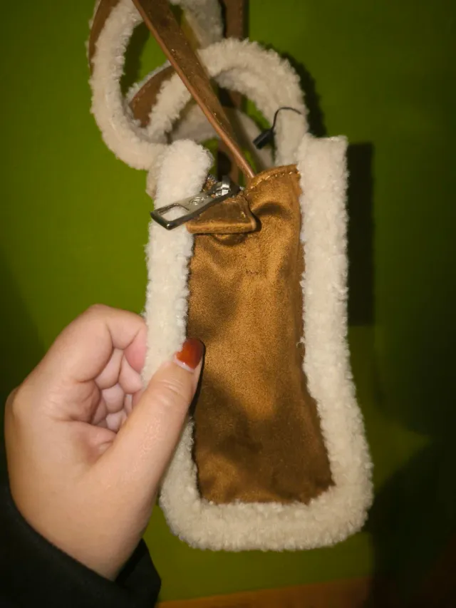 Bolso borreguito marrón nuevo con etiqueta