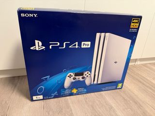 Ps4 Pro Blanca NUEVA casi sin uso + mando + juego