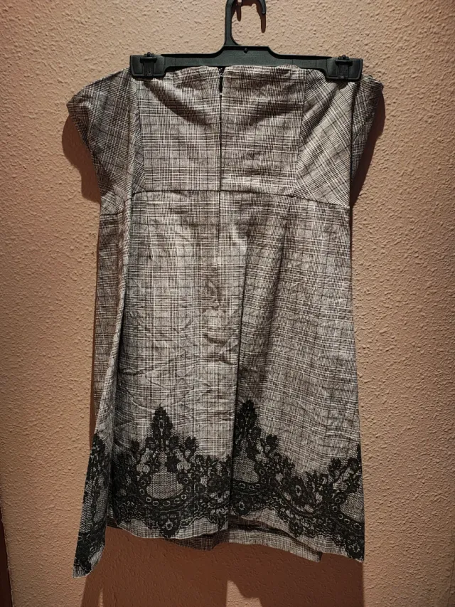 Vestido palabra de honor con encaje