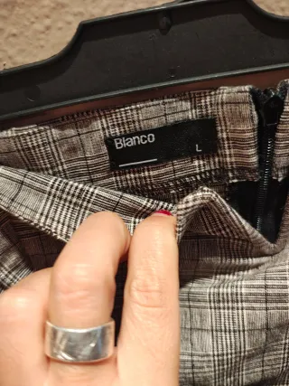 Vestido palabra de honor con encaje