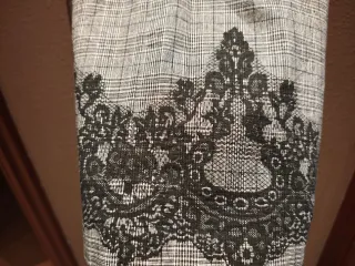 Vestido palabra de honor con encaje