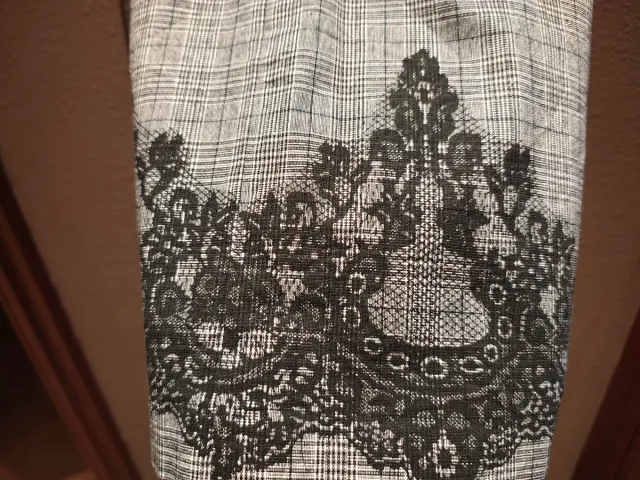 Vestido palabra de honor con encaje