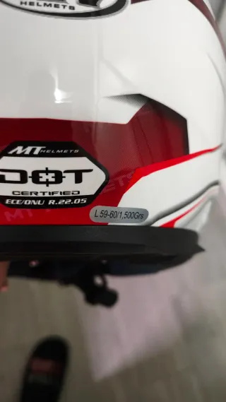 Casco MT Helmets Blanco y Rojo