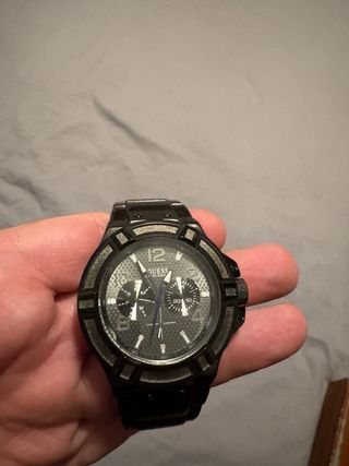 Reloj Guess Negro y Dorado