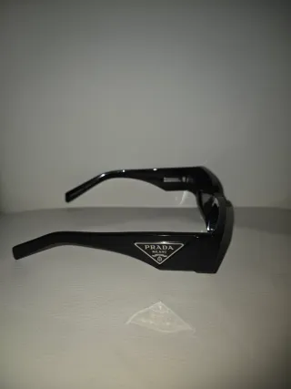 Gafas de sol Prada negras