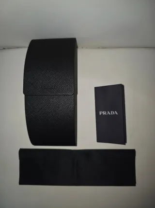 Gafas de sol Prada negras