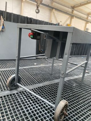 Mesa de corte con sierra