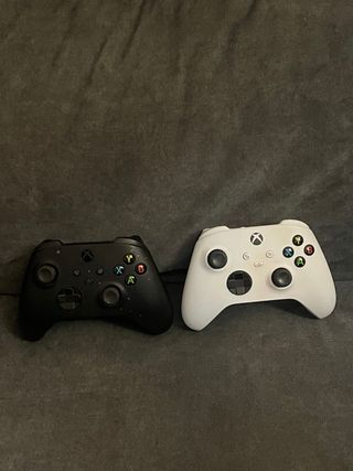 Xbox Series X + 2 controller + 4 giochi + cuffie