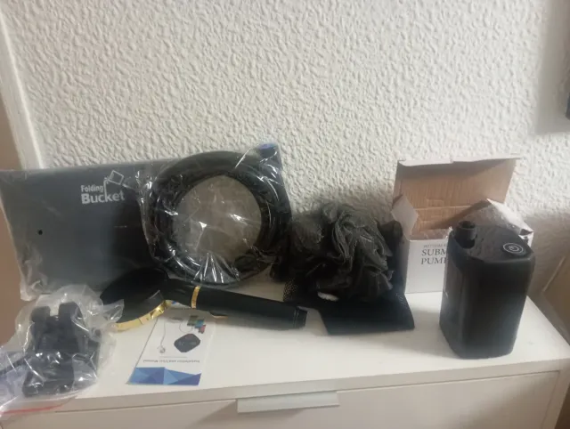 Kit Ducha Portátil Eléctrica Negra/Dorada