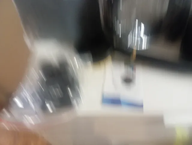 Kit Ducha Portátil Eléctrica Negra/Dorada