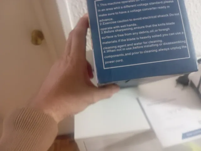 Kit Ducha Portátil Eléctrica Negra/Dorada