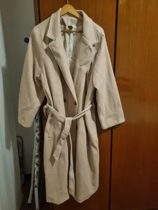 Cappotto beige taglia 52/54 mai indossato