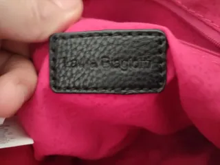 Borsa Laura Biagiotti nera con dettagli oro