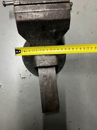 Tornillo de banco metálico