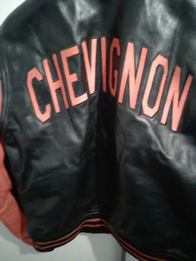 Chaqueta de cuero Chevignon negra y naranja