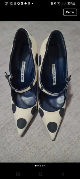 Manolo Blahnik tacones lunares beige y azul