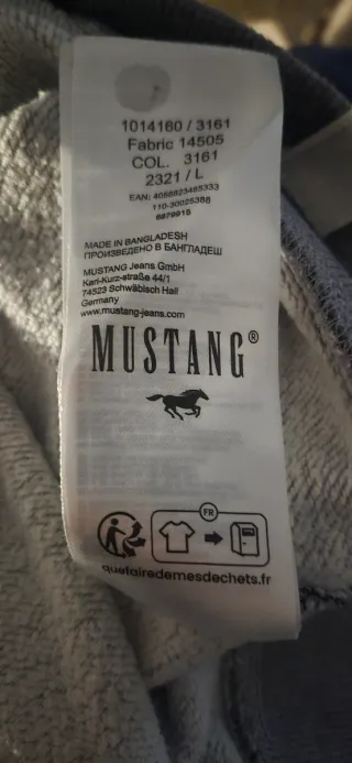 Sudadera Mustang size L Can fit an XL size too