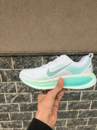 Nike Zoom Vomero 18