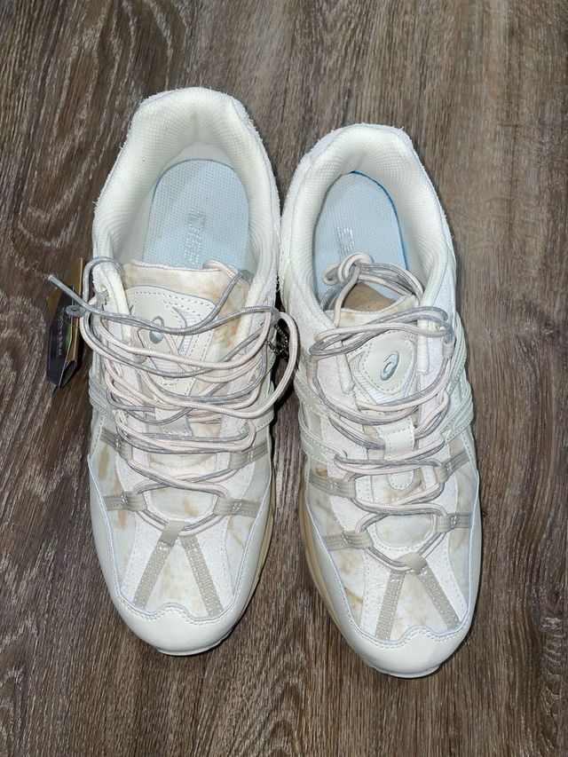 Zapatillas Asics Beige/Blanco