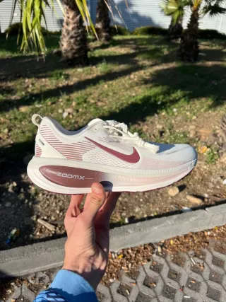 Nike Vomero 18