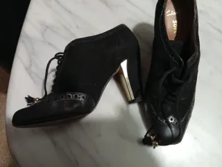 Botines Clarks Piel Ante Tacón Dorado