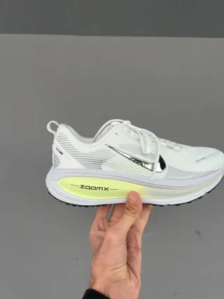 Nike Vomero 18