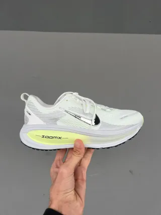 Nike Vomero 18
