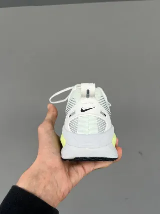Nike Vomero 18