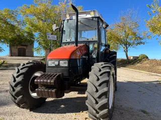 Tractor New Holland L85